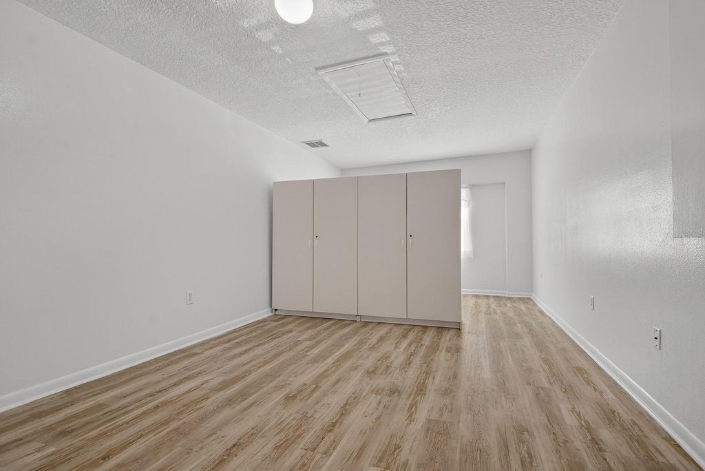 Image 30 of property listing at 13816 PATHFINDER DRIVE, Tampa, FL 33625