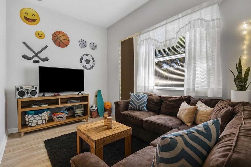 Image 32 of property listing at 13816 PATHFINDER DRIVE, Tampa, FL 33625