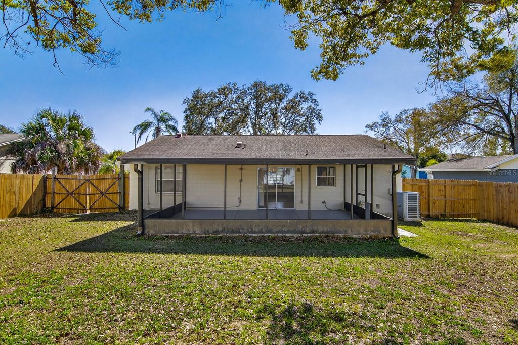 Image 41 of property listing at 13816 PATHFINDER DRIVE, Tampa, FL 33625