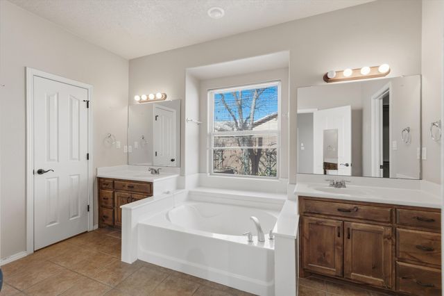 849 Vista Patron Drive, Bernalillo, NM 87004