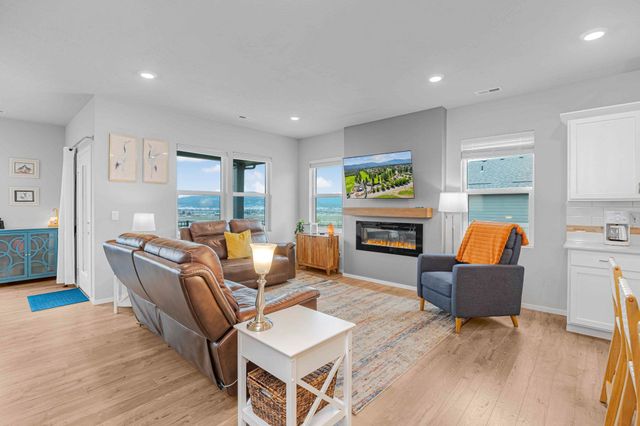 20754 E VALLEY VISTA Dr, Liberty Lake, WA 99019