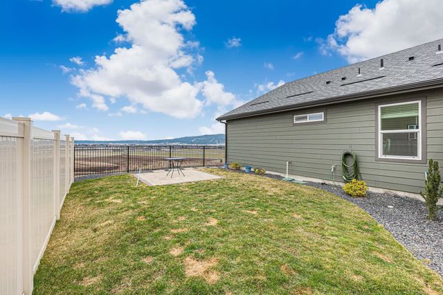 20754 E VALLEY VISTA Dr, Liberty Lake, WA 99019