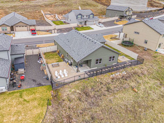 20754 E VALLEY VISTA Dr, Liberty Lake, WA 99019