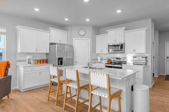 20754 E VALLEY VISTA Dr, Liberty Lake, WA 99019