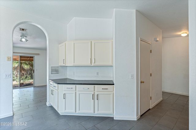 8999 E Fairway Groves Drive, Tucson, AZ 85730