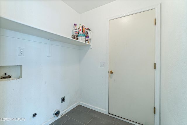 8999 E Fairway Groves Drive, Tucson, AZ 85730