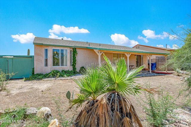 8999 E Fairway Groves Drive, Tucson, AZ 85730
