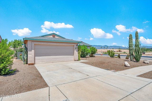 8999 E Fairway Groves Drive, Tucson, AZ 85730
