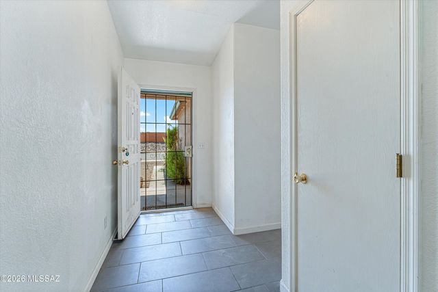 8999 E Fairway Groves Drive, Tucson, AZ 85730
