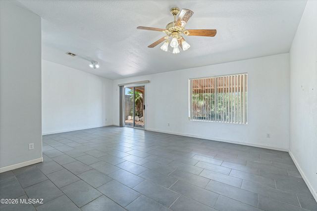 8999 E Fairway Groves Drive, Tucson, AZ 85730