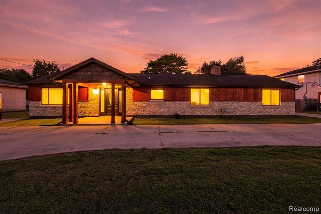 25800 N River Road, Harrison Twp, MI 48045