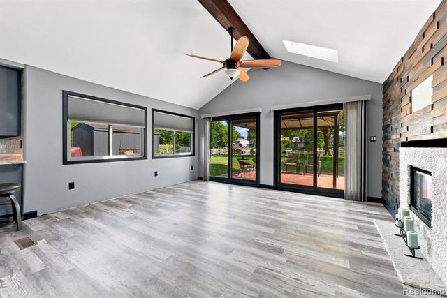 25800 N River Road, Harrison Twp, MI 48045