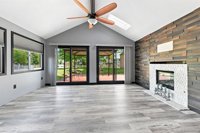 25800 N River Road, Harrison Twp, MI 48045