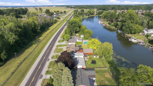25800 N River Road, Harrison Twp, MI 48045