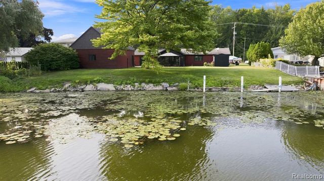 25800 N River Road, Harrison Twp, MI 48045