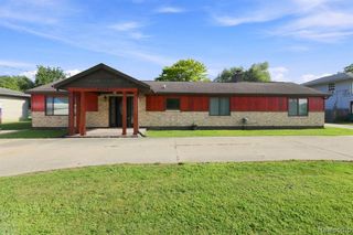 25800 N River Road, Harrison Twp, MI 48045