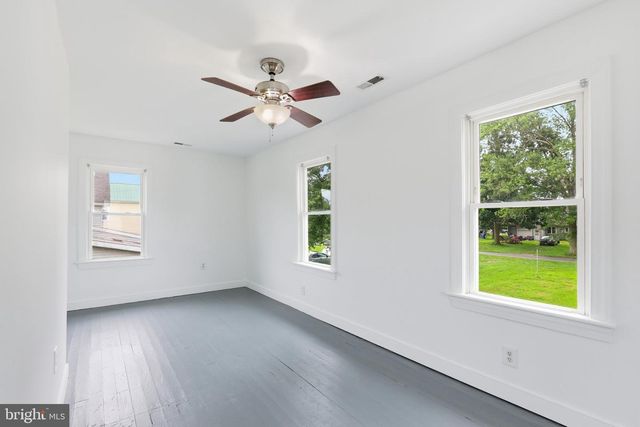 407 WALNUT ST, Bridgeville, DE 19933