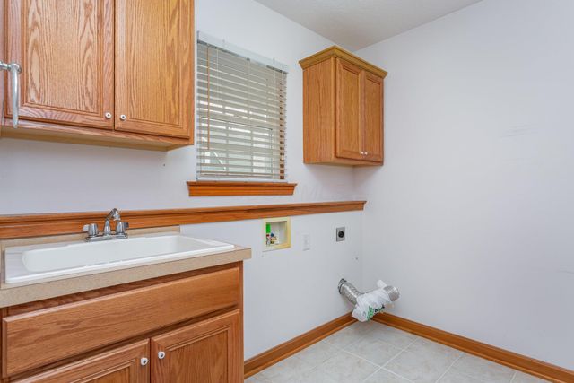 676 Norfolk Court, Johnstown, OH 43031