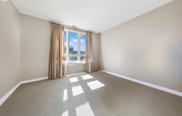 6000 N Cicero Avenue 515, Chicago, IL 60646