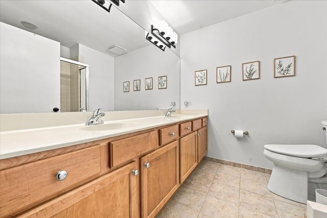 6000 N Cicero Avenue 515, Chicago, IL 60646