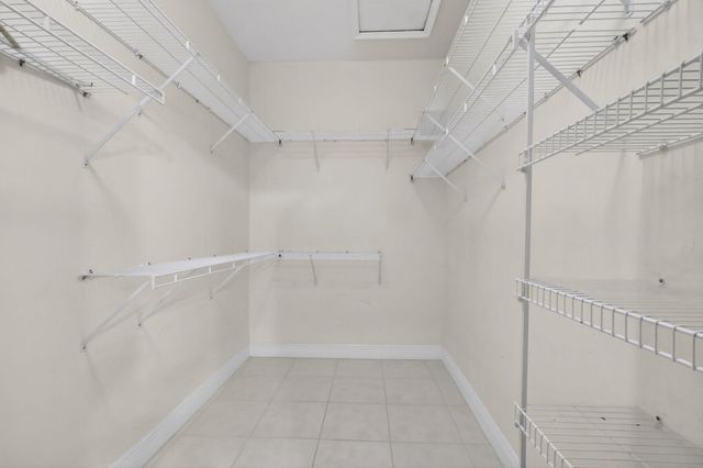 10564 Royal Caribbean Circle, Boynton Beach, FL 33437