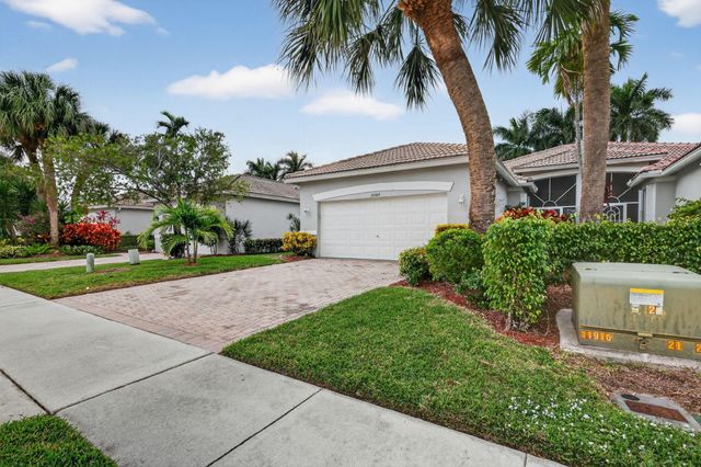 10564 Royal Caribbean Circle, Boynton Beach, FL 33437