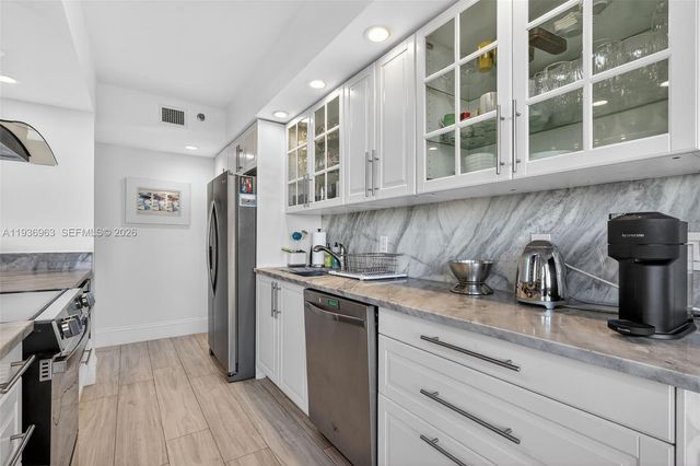 1000 Island Blvd 707, Aventura, FL 33160