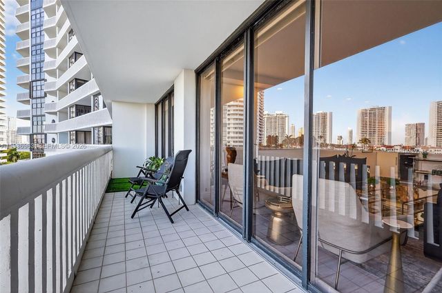 1000 Island Blvd 707, Aventura, FL 33160