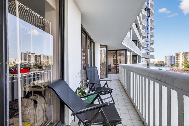 1000 Island Blvd 707, Aventura, FL 33160