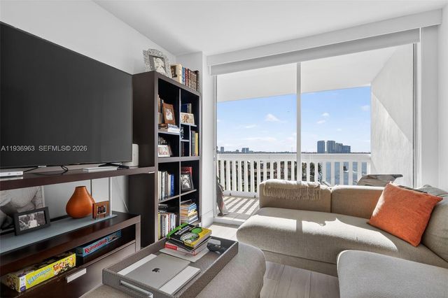 1000 Island Blvd 707, Aventura, FL 33160