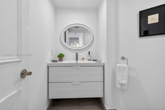 1000 Island Blvd 707, Aventura, FL 33160