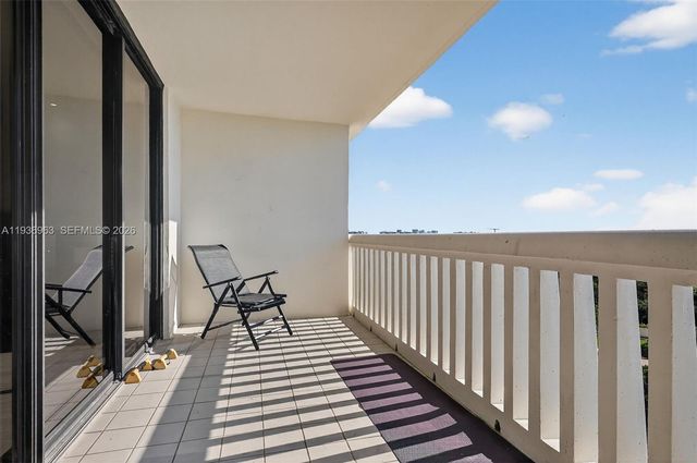 1000 Island Blvd 707, Aventura, FL 33160