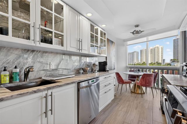 1000 Island Blvd 707, Aventura, FL 33160