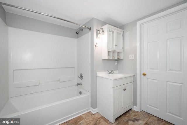 329 TAMARA CIR, Newark, DE 19711
