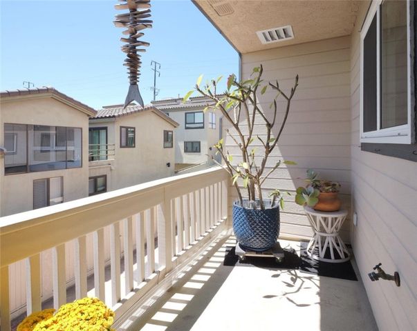 110 S Prospect Avenue 6, Redondo Beach, CA 90277