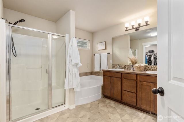26832 223rd Lane SE, Maple Valley, WA 98038