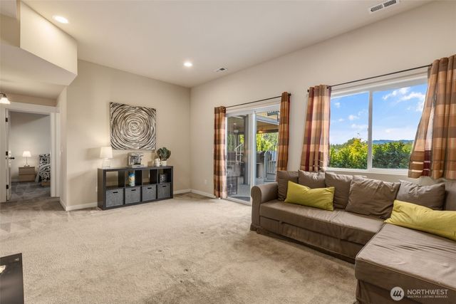 26832 223rd Lane SE, Maple Valley, WA 98038