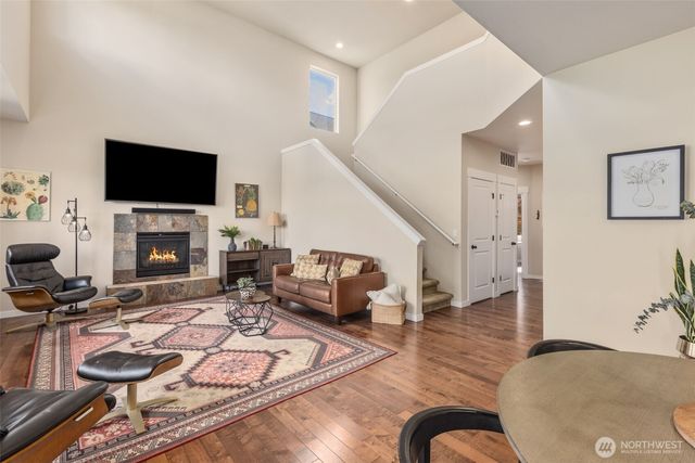 26832 223rd Lane SE, Maple Valley, WA 98038