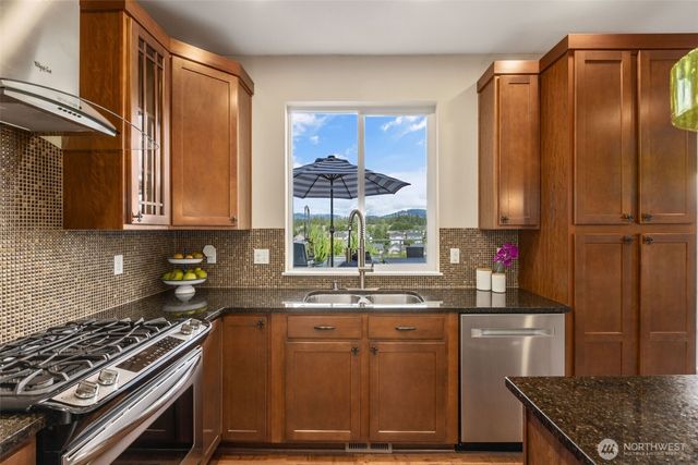 26832 223rd Lane SE, Maple Valley, WA 98038