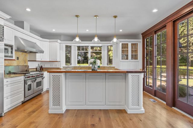 130 Summer St, Weston, MA 02493