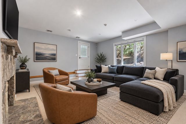 130 Summer St, Weston, MA 02493