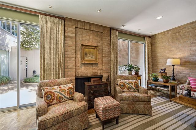 5000 Longmont Drive 14, Houston, TX 77056