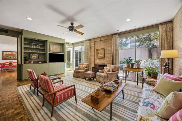 5000 Longmont Drive 14, Houston, TX 77056