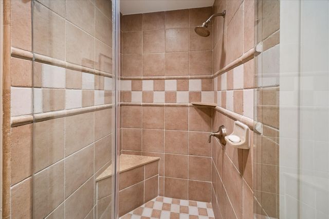 5000 Longmont Drive 14, Houston, TX 77056