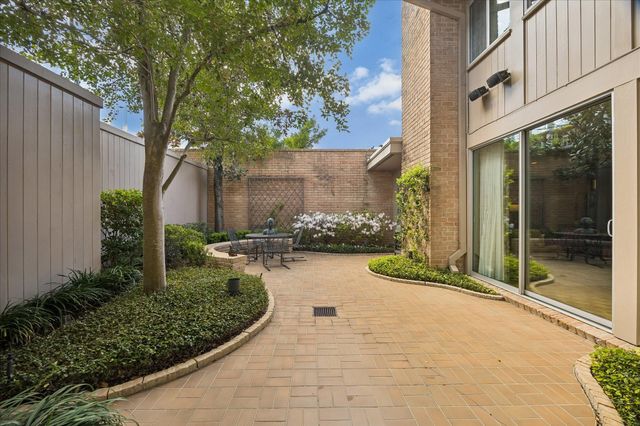 5000 Longmont Drive 14, Houston, TX 77056