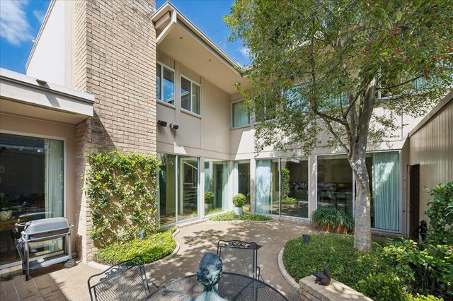 5000 Longmont Drive 14, Houston, TX 77056