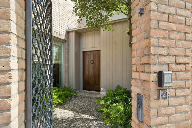 5000 Longmont Drive 14, Houston, TX 77056