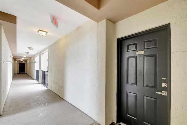 2206 Tuscany Way 2206, Boynton Beach, FL 33435