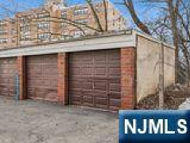 2350 Linwood Avenue 4E, Fort Lee, NJ 07024