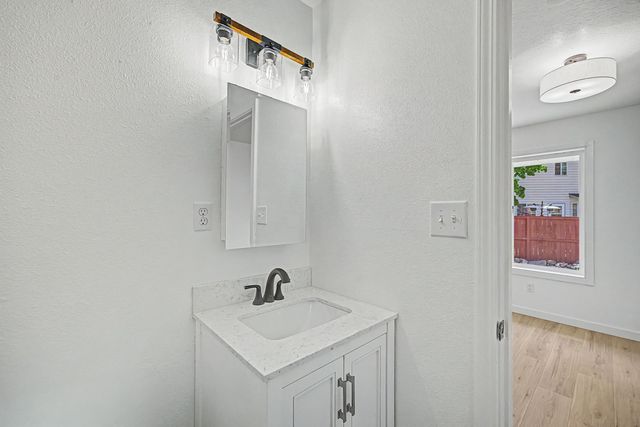 62803 Snowcap Court, Bend, OR 97701